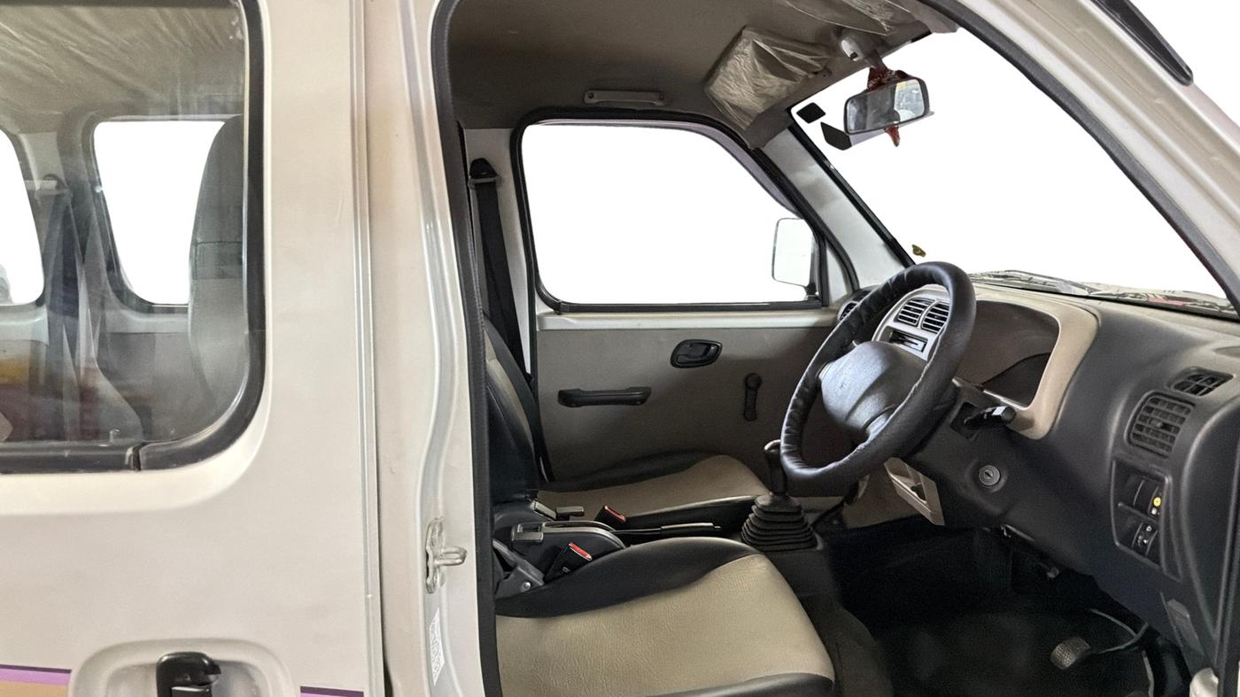 2016 Maruti Eeco 5 STR WITH A/C+HTR CNG, CNG, Manual, 47,578 km, Right Side Front Door Cabin