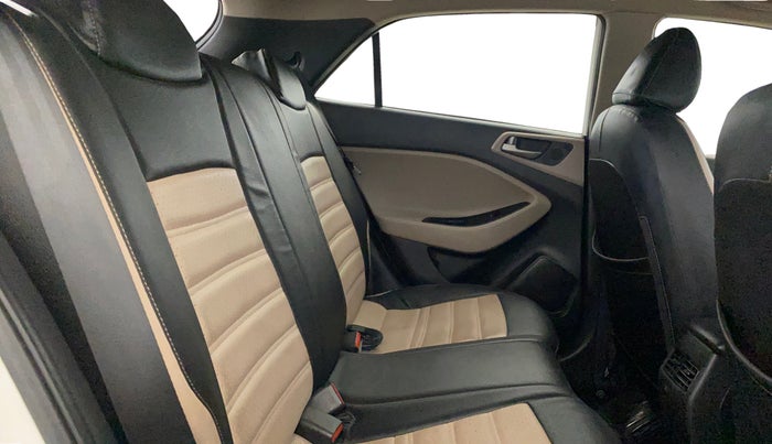 2016 Hyundai Elite i20 MAGNA 1.2, Petrol, Manual, 57,965 km, Right Side Rear Door Cabin