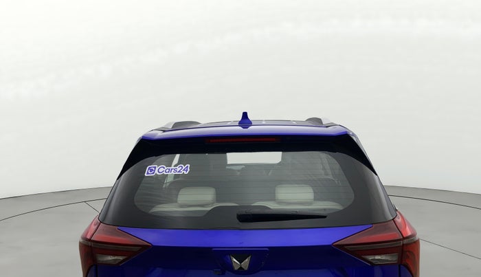 2021 Mahindra XUV700 AX 7 LUXURY P AT 7 STR, Petrol, Automatic, 1,21,757 km, Rear Windshield