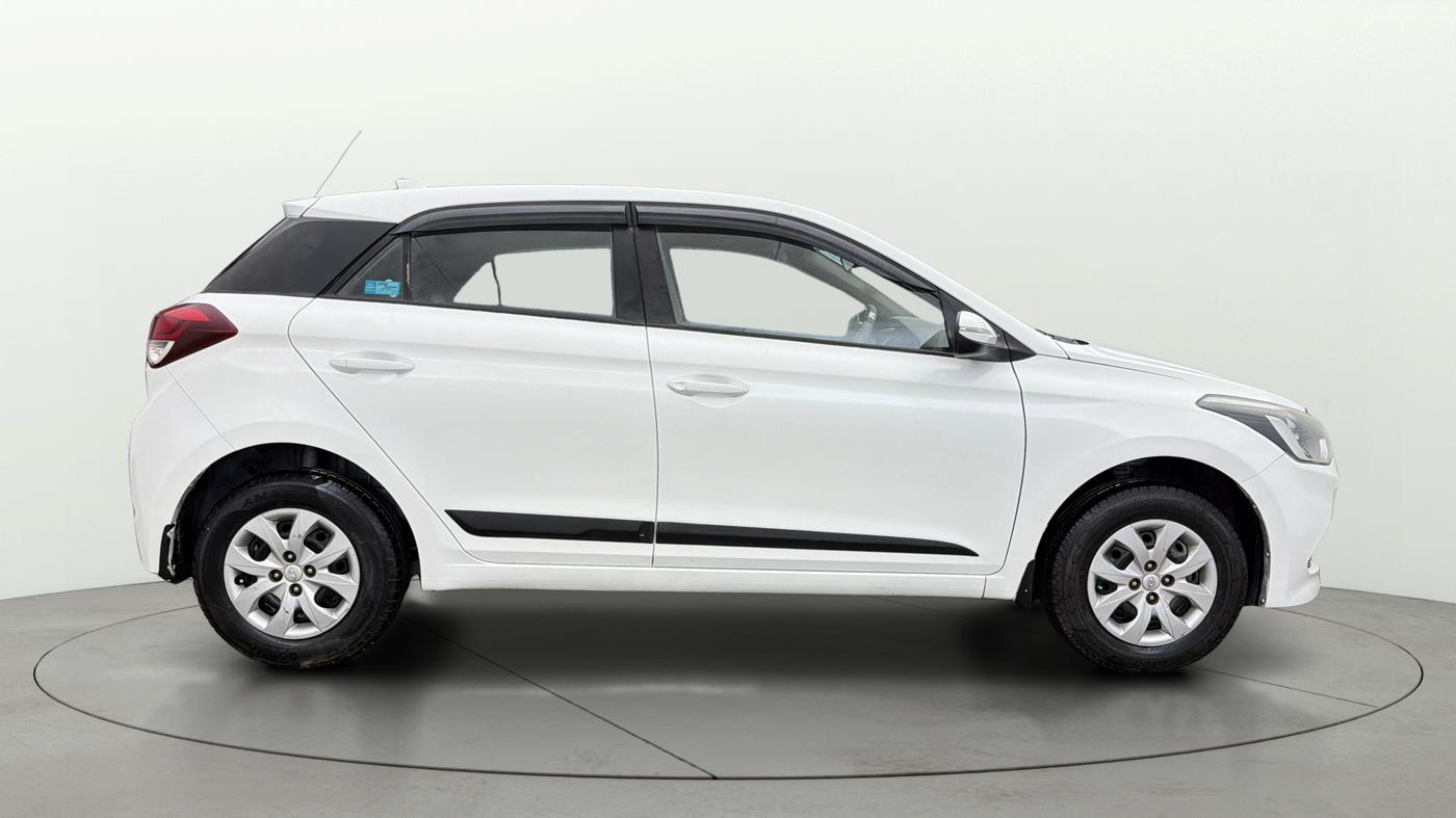 2015 Hyundai Elite i20 SPORTZ 1.2, Petrol, Manual, 80,038 km, Right Side View