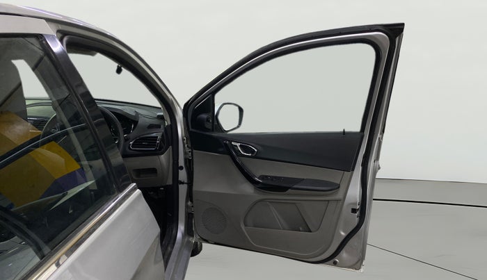 2018 Tata Tiago XZA PETROL, Petrol, Automatic, 27,449 km, RHS Front Door