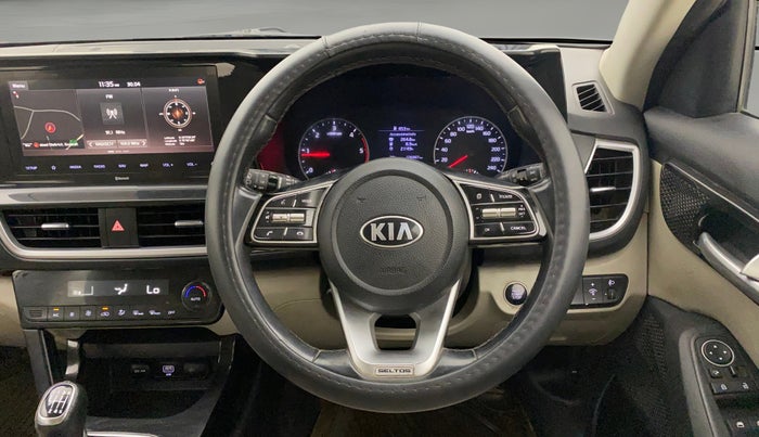 2019 KIA SELTOS HTX 1.5 DIESEL, Diesel, Manual, 1,26,862 km, Steering Wheel Close Up