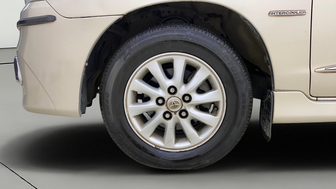 2014 Toyota Innova 2.5 VX 8 STR, Diesel, Manual, 79,180 km, Left Front Wheel