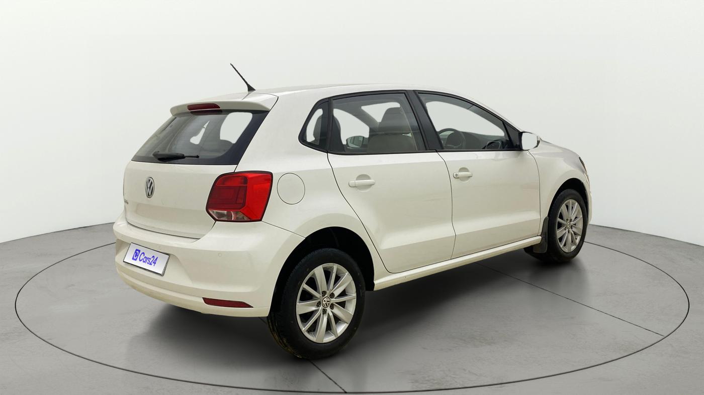 2017 Volkswagen Polo HIGHLINE1.2L, Petrol, Manual, 33,378 km, Right Back Diagonal