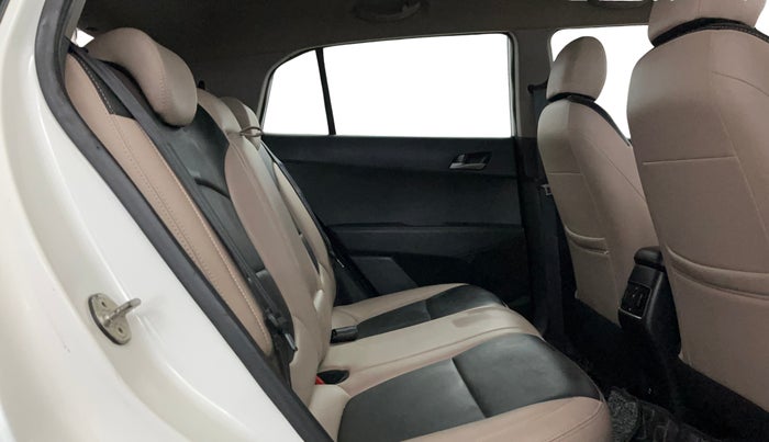 2017 Hyundai Creta SX PLUS 1.6 PETROL, Petrol, Manual, 82,070 km, Right Side Rear Door Cabin
