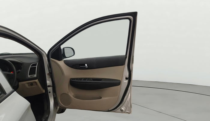 2013 Hyundai i20 MAGNA (O) 1.2, CNG, Manual, 81,185 km, RHS Front Door