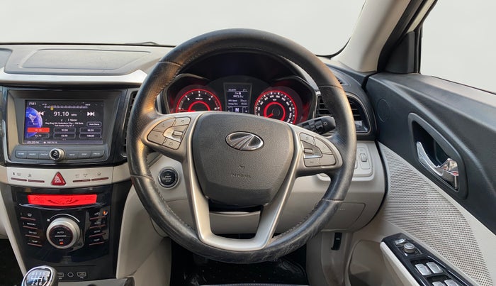 2020 Mahindra XUV300 W8 1.5 DIESEL, Diesel, Manual, 79,449 km, Steering Wheel Close Up