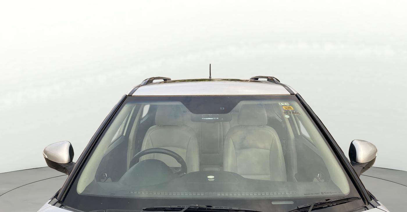2020 Mahindra XUV300 W8 (O) 1.2 PETROL, Petrol, Manual, 56,459 km, Front Windshield
