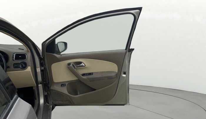 2016 Skoda Rapid AMBITION 1.6 MPI MT, Petrol, Manual, 82,089 km, RHS Front Door