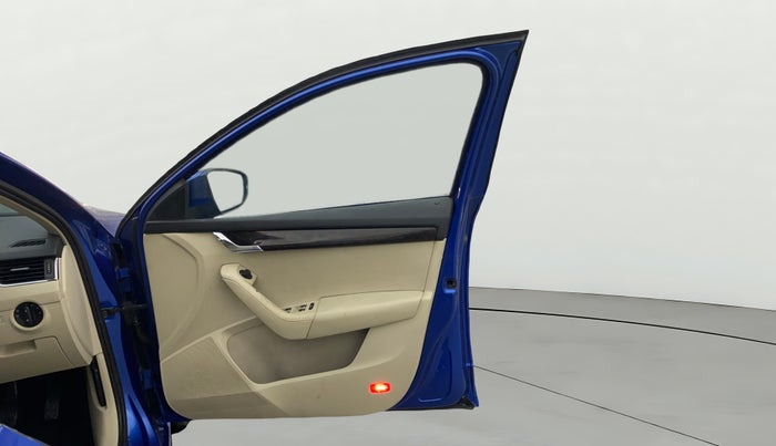 2015 Skoda Octavia ELEGANCE 1.8 TSI AT, Petrol, Automatic, 65,121 km, RHS Front Door