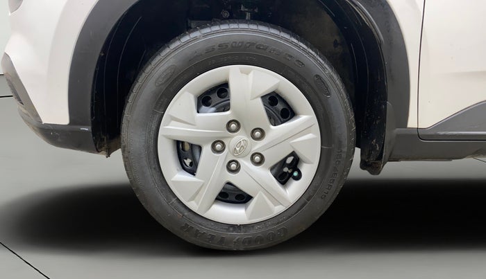 2021 Hyundai VENUE S 1.2, Petrol, Manual, 68,826 km, Left Front Wheel