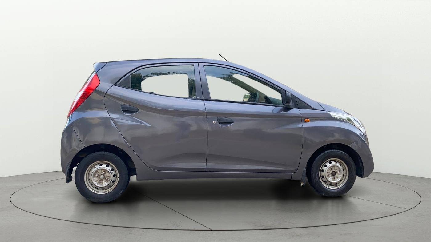 2014 Hyundai Eon ERA +, Petrol, Manual, 1,05,008 km, Right Side View