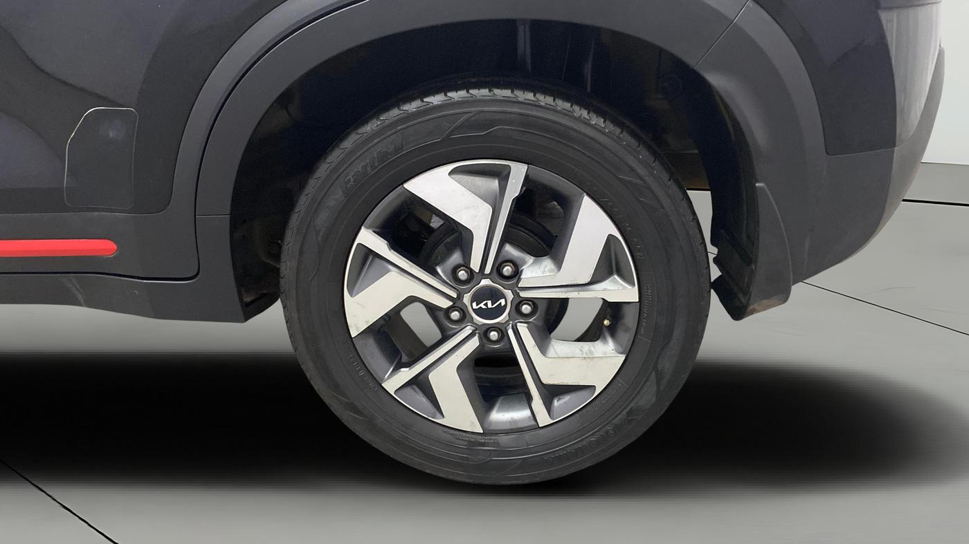 2021 KIA SONET HTX 1.5 AT, Diesel, Automatic, 1,38,639 km, Left Rear Wheel