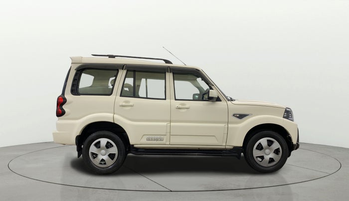 2018 Mahindra Scorpio S7, Diesel, Manual, 48,710 km, Right Side View