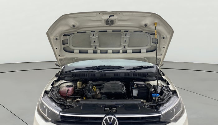 2022 Volkswagen VIRTUS HIGHLINE TSI 1.0 AT, Petrol, Automatic, 28,552 km, Open Bonet