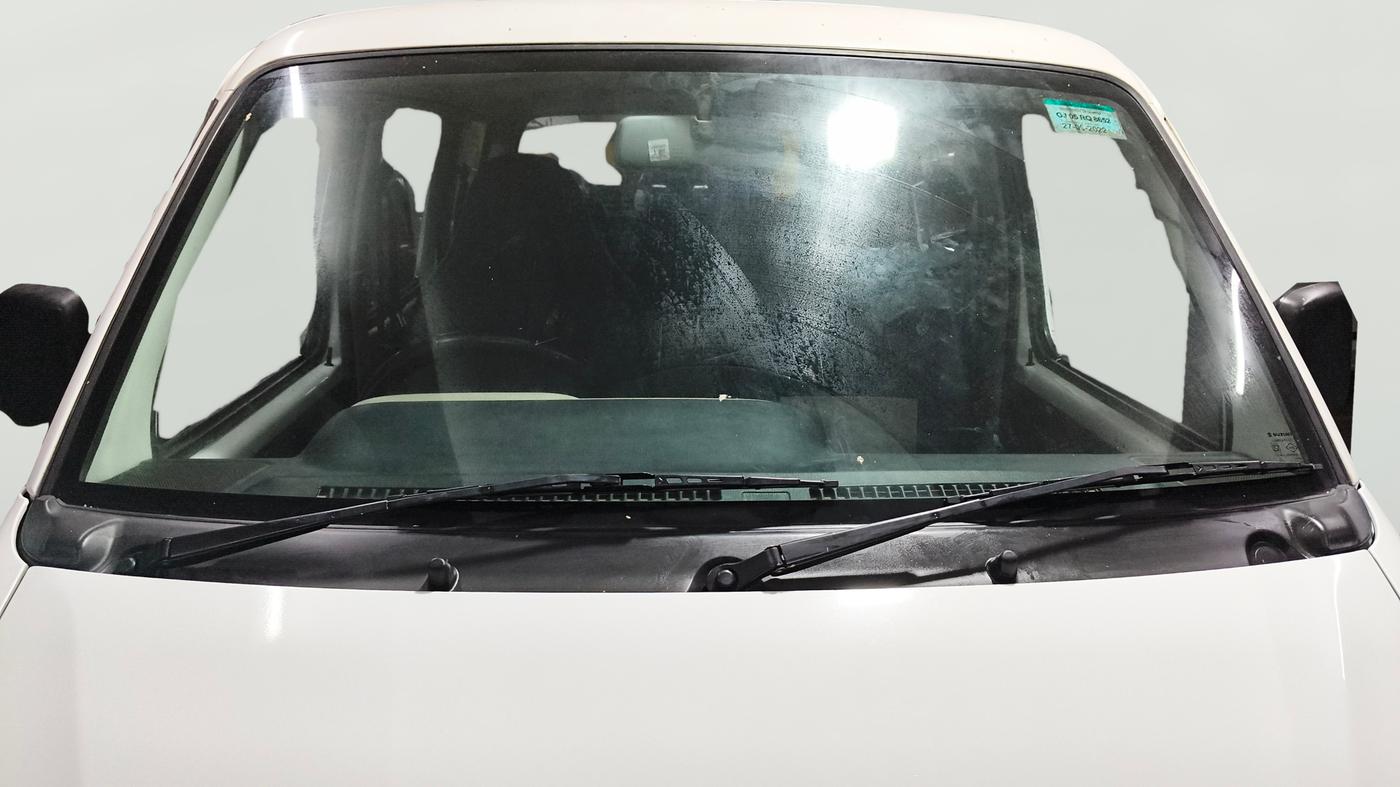 2022 Maruti Eeco 7 STR STD(O), Petrol, Manual, 47,917 km, Front Windshield