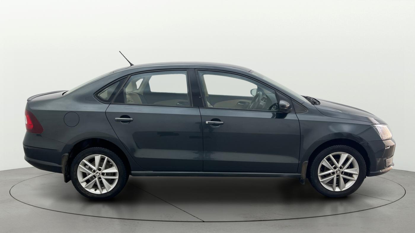 2017 Skoda Rapid 1.6 MPI STYLE PLUS MT, Petrol, Manual, 66,815 km, Right Side View