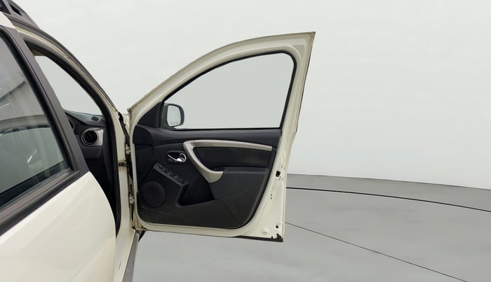 2021 Renault Duster RXZ 1.3 TURBO PETROL CVT, Petrol, Automatic, 57,728 km, RHS Front Door