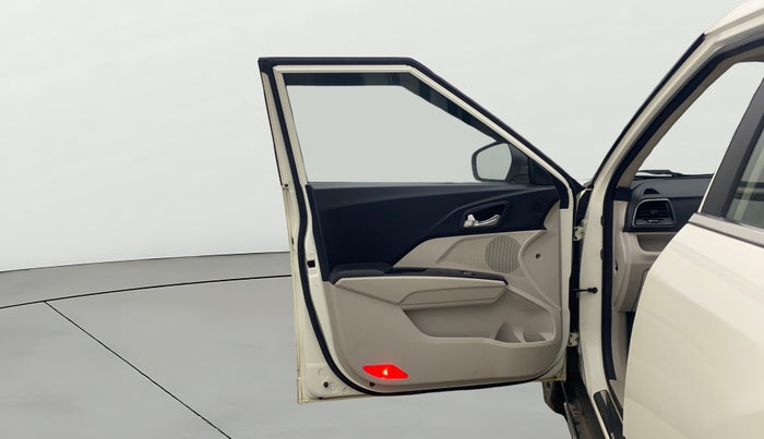 2021 Mahindra XUV300 W8 (O) 1.2 PETROL, Petrol, Manual, 1,22,446 km, LHS Front Door