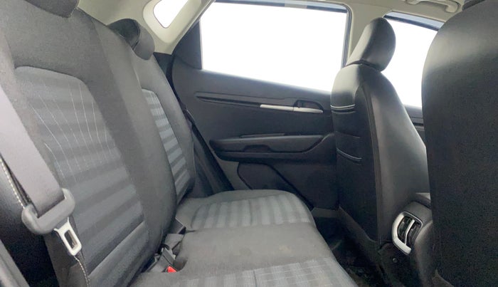 2023 KIA SONET HTK PLUS 1.0 IMT, Petrol, Manual, 32,515 km, Right Side Rear Door Cabin