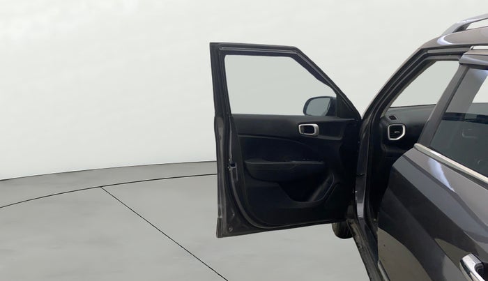 2022 Hyundai VENUE S+ 1.2, CNG, Manual, 56,314 km, LHS Front Door