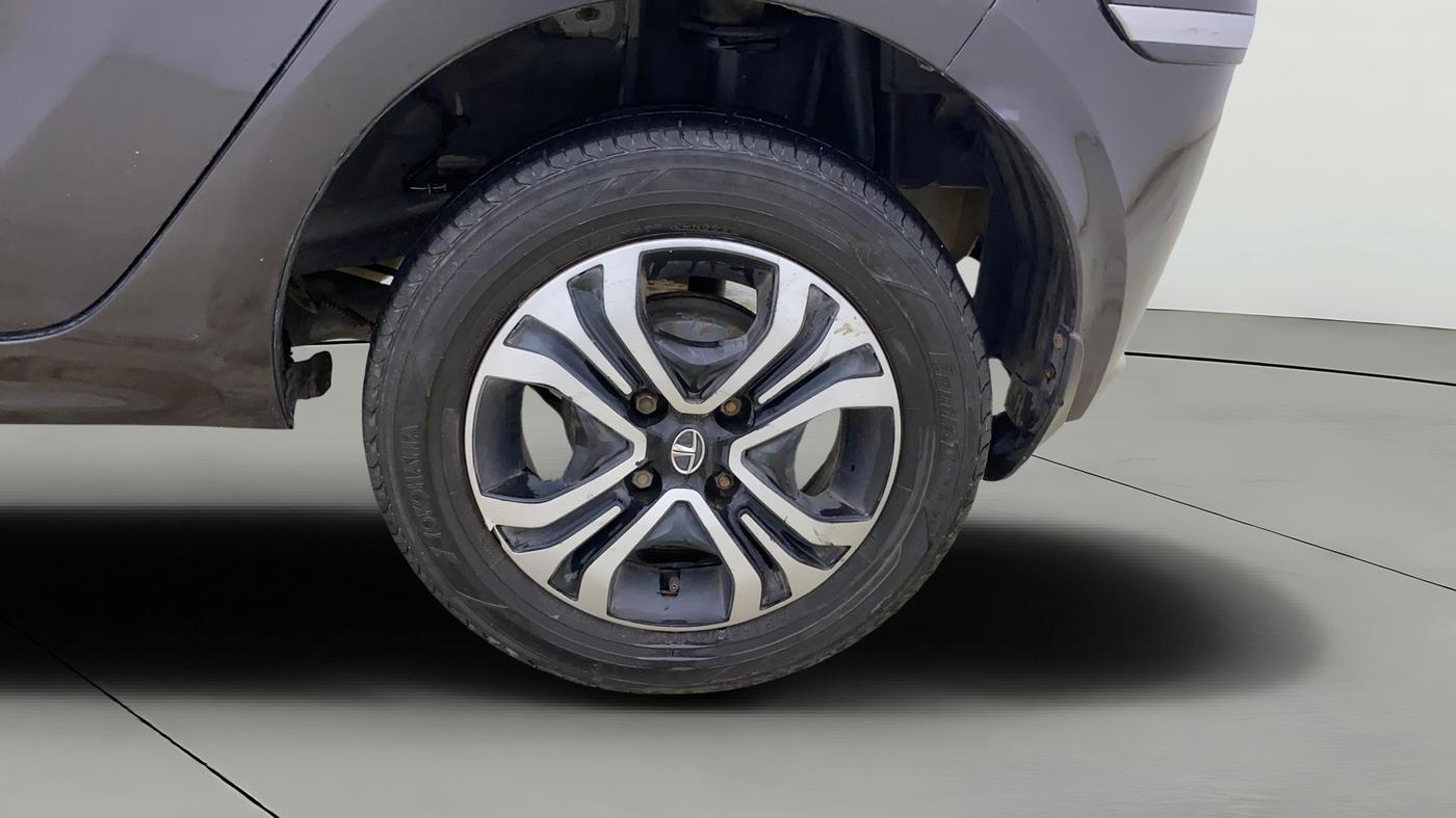2022 Tata Tiago XZ PLUS CNG, CNG, Manual, 85,548 km, Left Rear Wheel