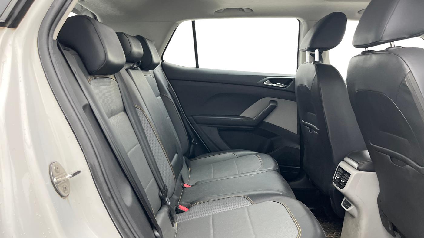 2022 Skoda KUSHAQ STYLE 1.5L TSI DSG, Petrol, Automatic, 45,545 km, Right Side Rear Door Cabin