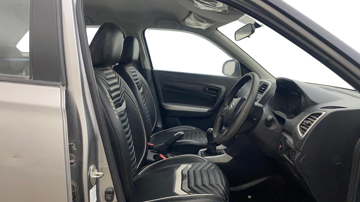 2021 Maruti Vitara Brezza VXI, Petrol, Manual, 31,712 km, Right Side Front Door Cabin