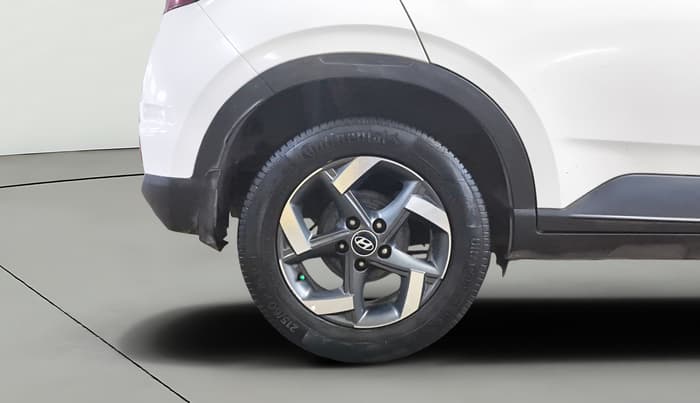 2020 Hyundai VENUE SX 1.4 CRDI, Diesel, Manual, 1,41,823 km, Right Rear Wheel