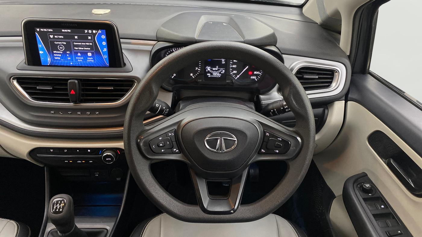 2022 Tata ALTROZ XT PETROL, Petrol, Manual, 43,240 km, Steering Wheel Close Up