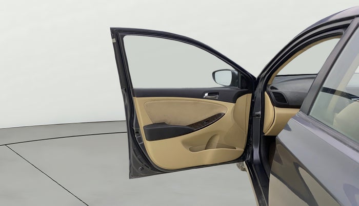 2012 Hyundai Verna FLUIDIC 1.6 VTVT SX, CNG, Manual, 99,536 km, LHS Front Door