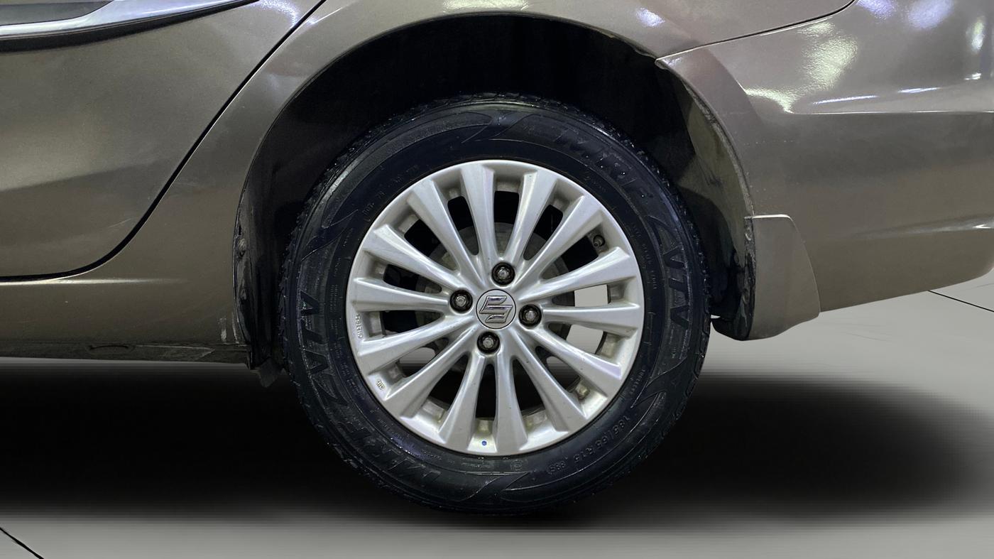 2019 Maruti Ciaz DELTA 1.5 SHVS MT PETROL, Petrol, Manual, 43,958 km, Left Rear Wheel