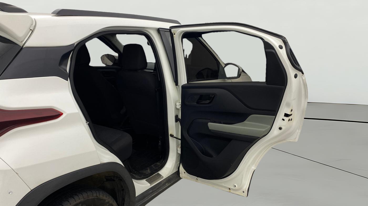 2023 Tata PUNCH ADVENTURE AMT, Petrol, Automatic, 26,554 km, RHS Rear Door