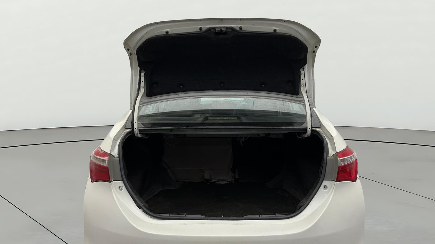 2014 Toyota Corolla Altis J PETROL, Petrol, Manual, 1,04,585 km, Boot Door Open