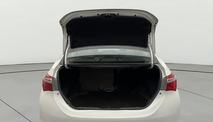 2014 Toyota Corolla Altis J PETROL, Petrol, Manual, 1,04,461 km, Boot Door Open
