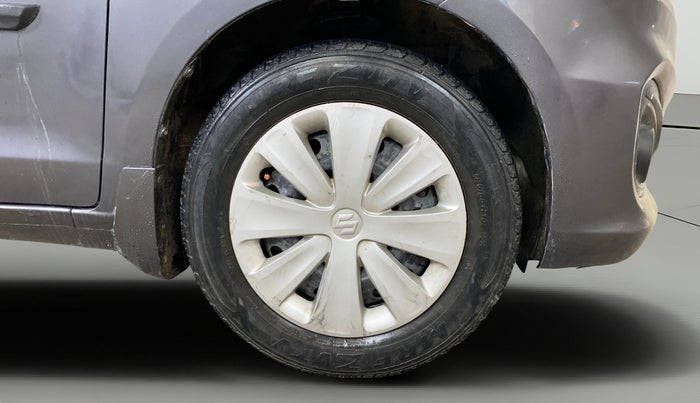 2016 Maruti Ertiga VXI, Petrol, Manual, 47,413 km, Right Front Wheel