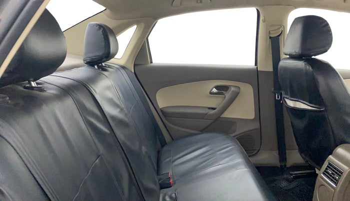 2013 Skoda Rapid AMBITION 1.6 TDI CR MT PLUS, Diesel, Manual, 1,04,812 km, Right Side Rear Door Cabin