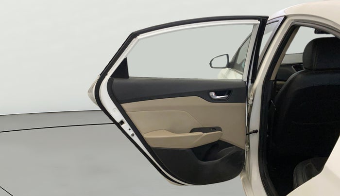 2019 Hyundai Verna 1.6 VTVT SX + AT, Petrol, Automatic, 40,204 km, LHS Rear Door