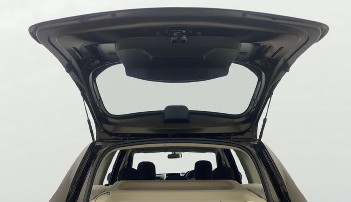2017 Renault Duster RXS CVT, Petrol, Automatic, 39,419 km, Boot Door Open
