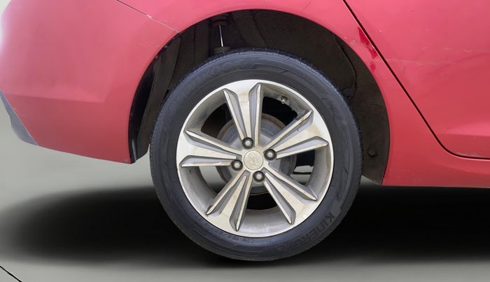 2018 Hyundai Verna 1.6 VTVT SX (O) AT, Petrol, Automatic, 56,470 km, Right Rear Wheel