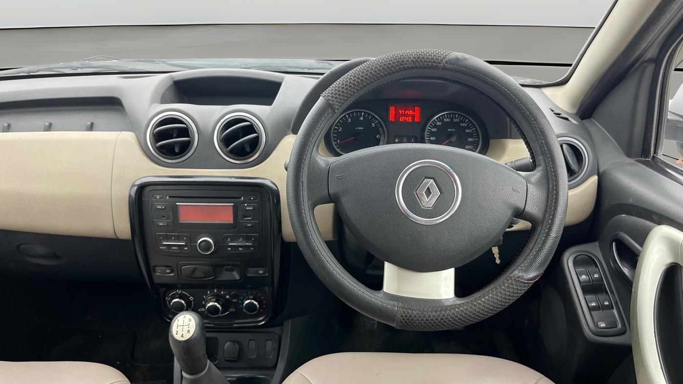 2014 Renault Duster 85 PS RXL DIESEL, Diesel, Manual, 77,143 km, Steering Wheel Close Up