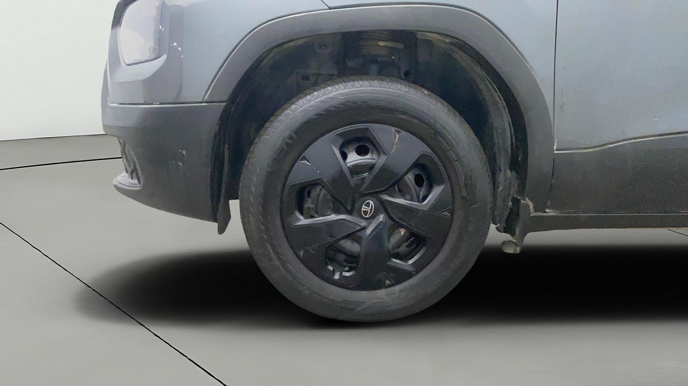 2024 Tata PUNCH ADVENTURE RHYTHM CNG, CNG, Manual, 72,526 km, Left Front Wheel