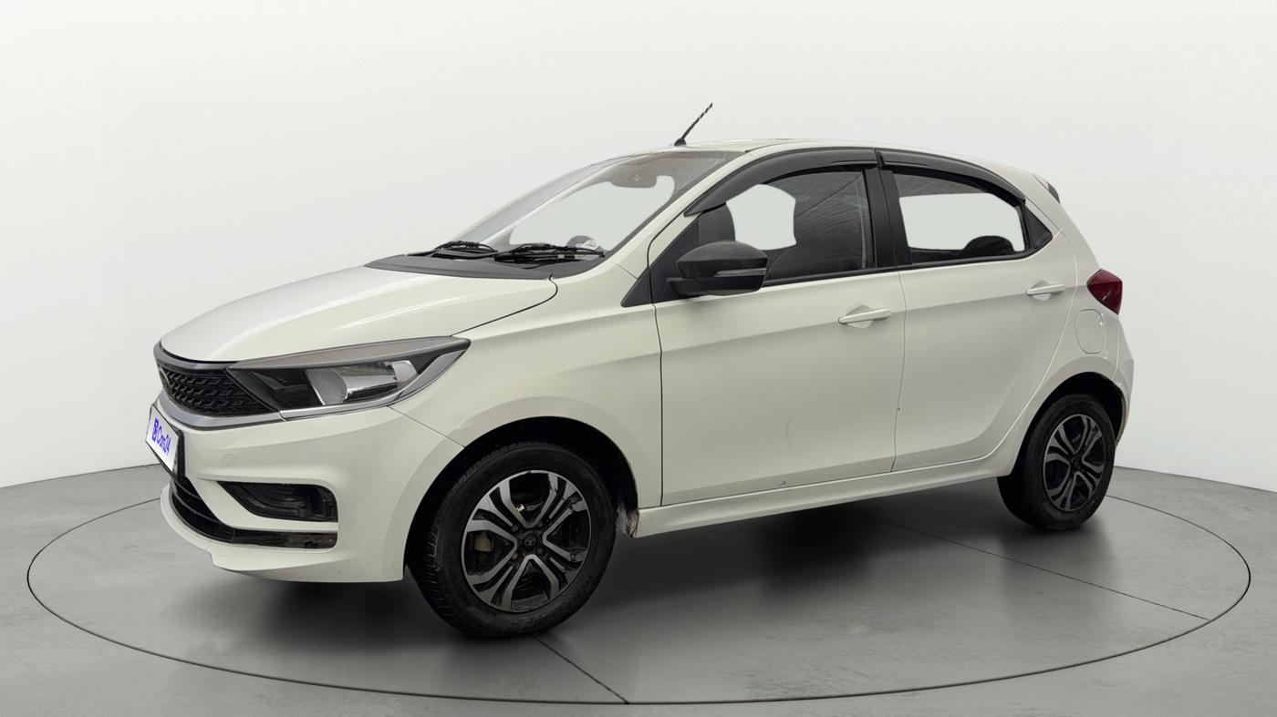 2024 Tata Tiago XT PETROL, CNG, Manual, 29,890 km, Left Front Diagonal