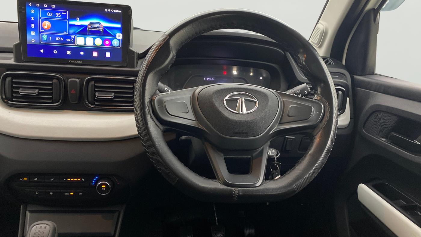 2023 Tata PUNCH PURE MT CNG, CNG, Manual, 53,991 km, Steering Wheel Close Up