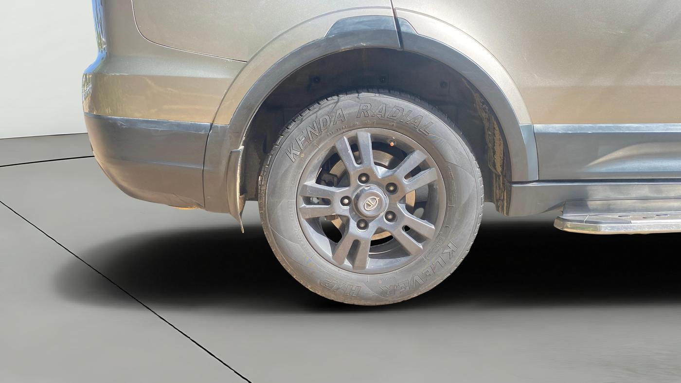 2019 Tata Hexa XTA 4X2 7 STR, Diesel, Automatic, 95,545 km, Right Rear Wheel