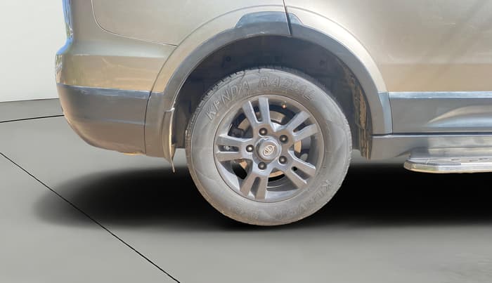 2019 Tata Hexa XTA 4X2 7 STR, Diesel, Automatic, 95,640 km, Right Rear Wheel
