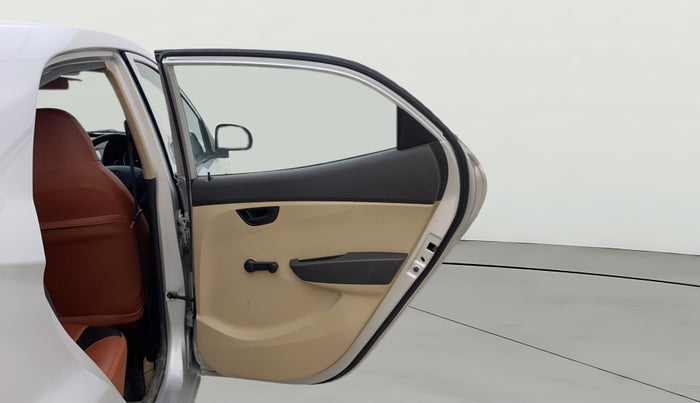 2017 Hyundai Eon MAGNA +, Petrol, Manual, 83,187 km, RHS Rear Door