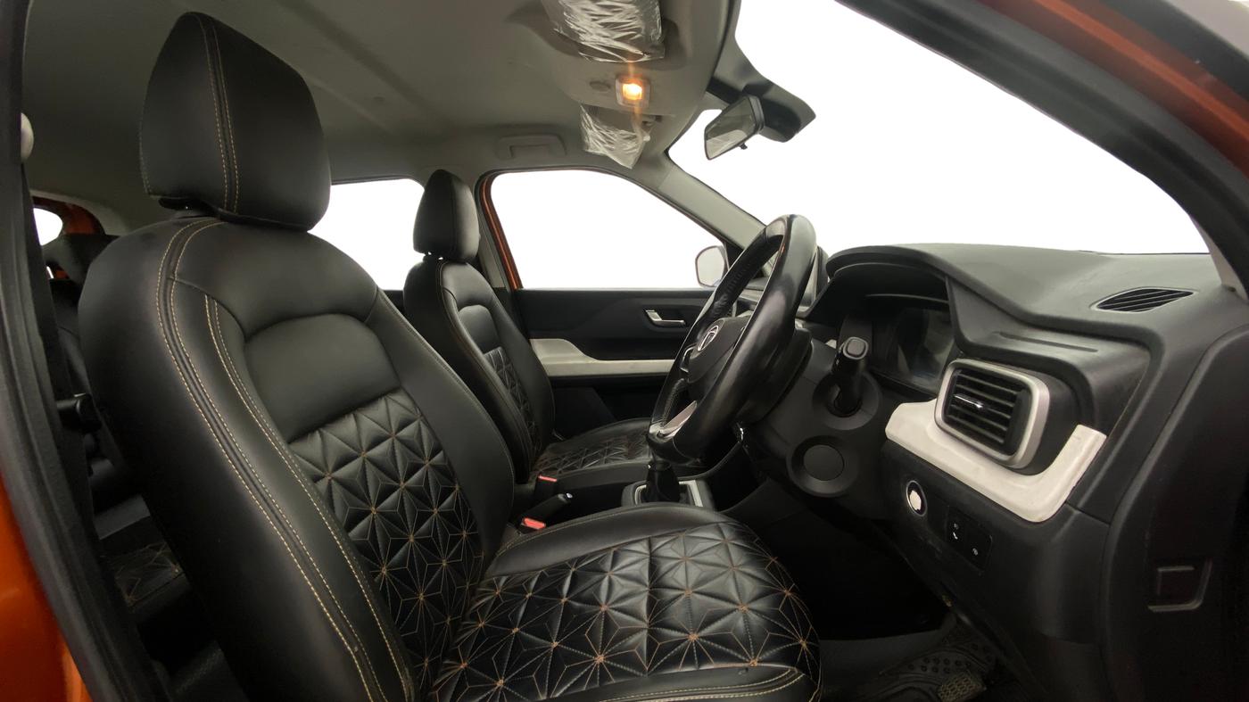 2021 Tata PUNCH CREATIVE  MT, Petrol, Manual, 83,570 km, Right Side Front Door Cabin