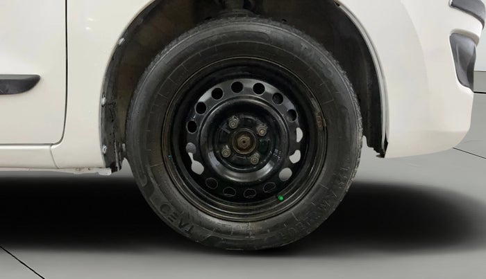 2015 Maruti Wagon R 1.0 VXI, CNG, Manual, 83,196 km, Right Front Wheel