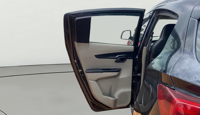 2016 Mahindra Kuv100 K4 PLUS 6 STR, Petrol, Manual, 65,758 km, LHS Rear Door